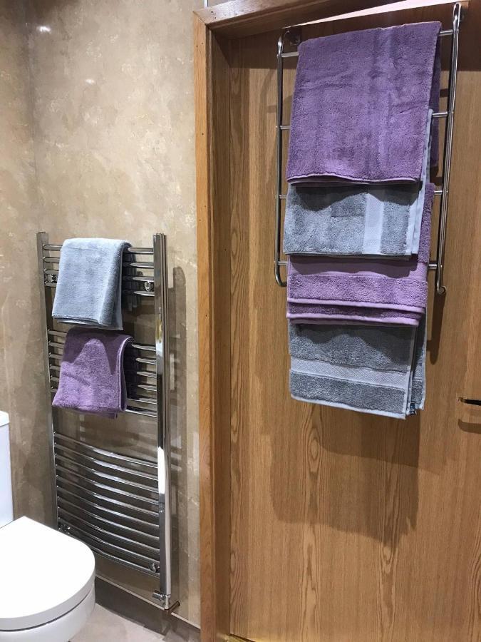 Exclusive Private Double Room, En-Suite Wet Room Private Entrance Forres Exterior photo