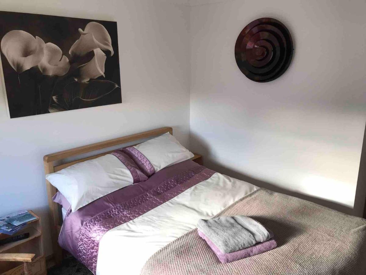 Exclusive Private Double Room, En-Suite Wet Room Private Entrance Forres Exterior photo